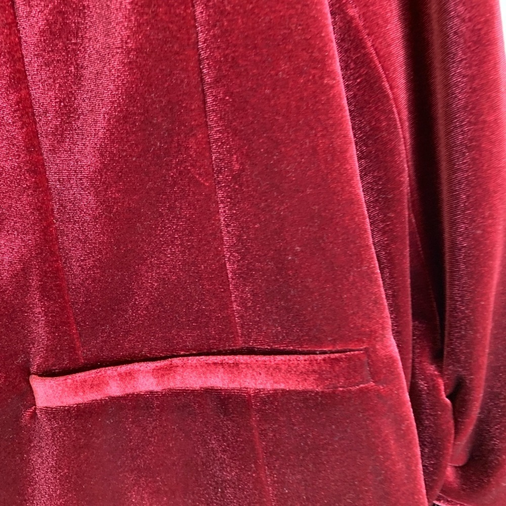Amanda &. Chelsea Velvet Blazer - Red - Picture 5 of 12